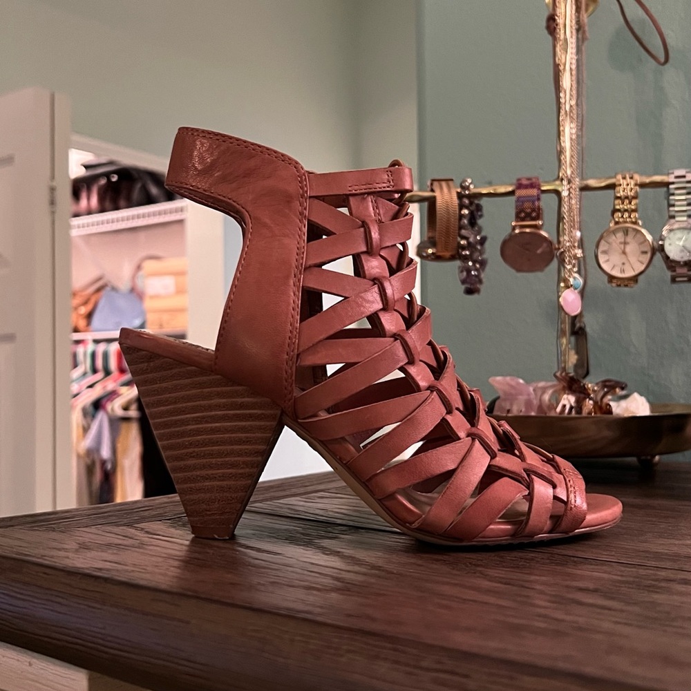 Vince Camuto Sandals